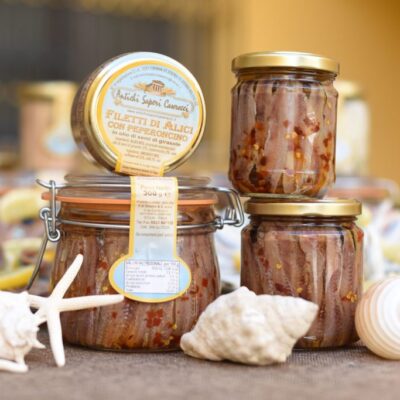 Alici con Peperoncino lavorate artigianalmente in olio di semi di girasole